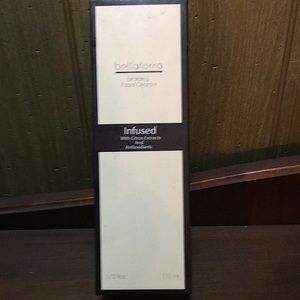 BELLATORRA EXFOLIATING FACIAL CLEANSER